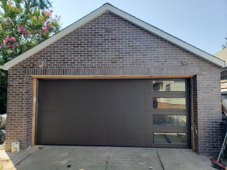 New garage door installtio